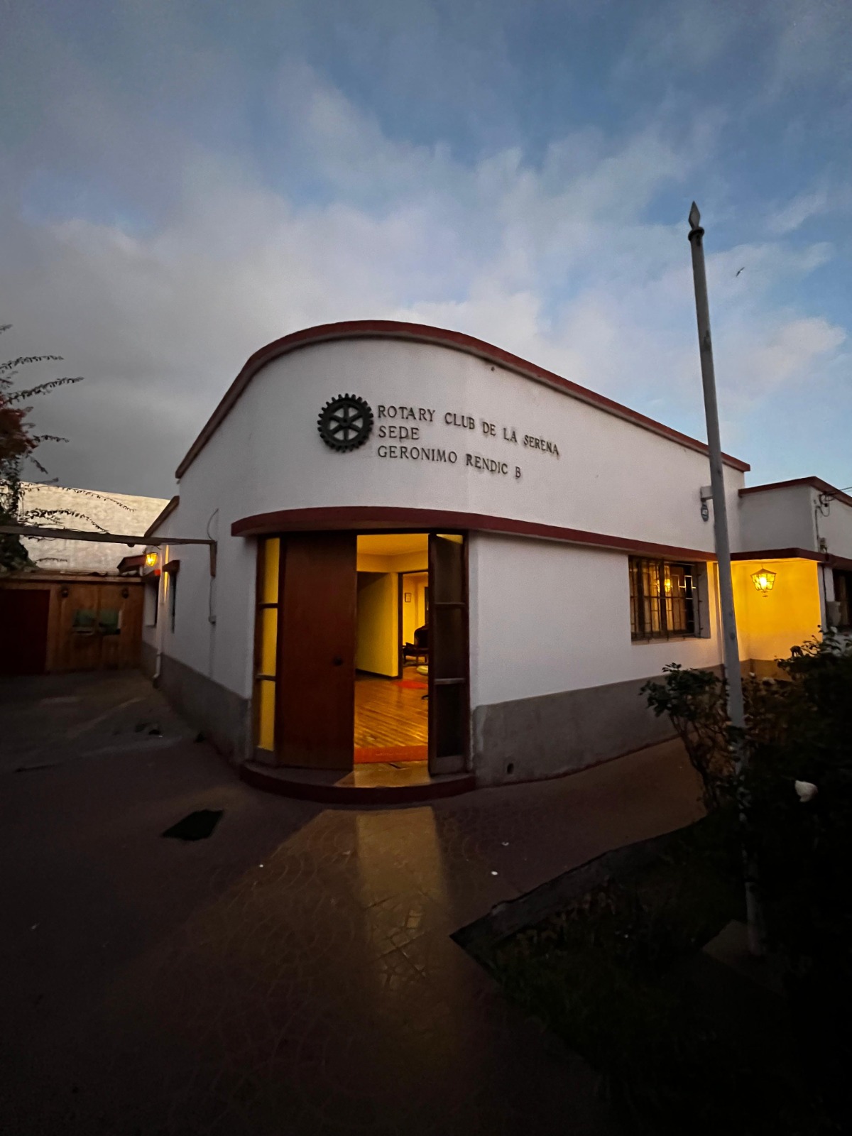 En este momento estás viendo ¿Qué es el Rotary Club ? Qué hacemos